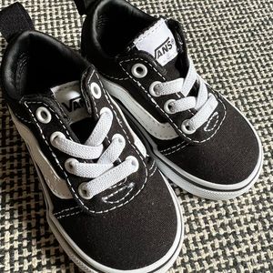NWOT infant baby classic vans shoes